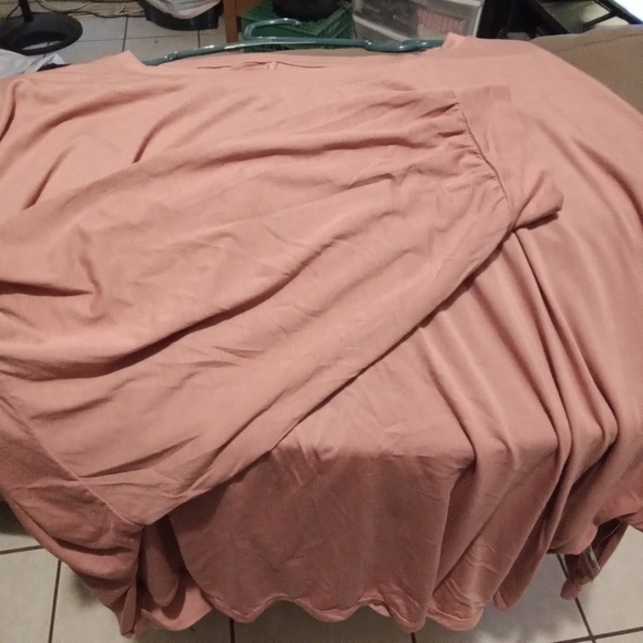 Old Navy 4X active wear crop tee - Picture 5 of 9